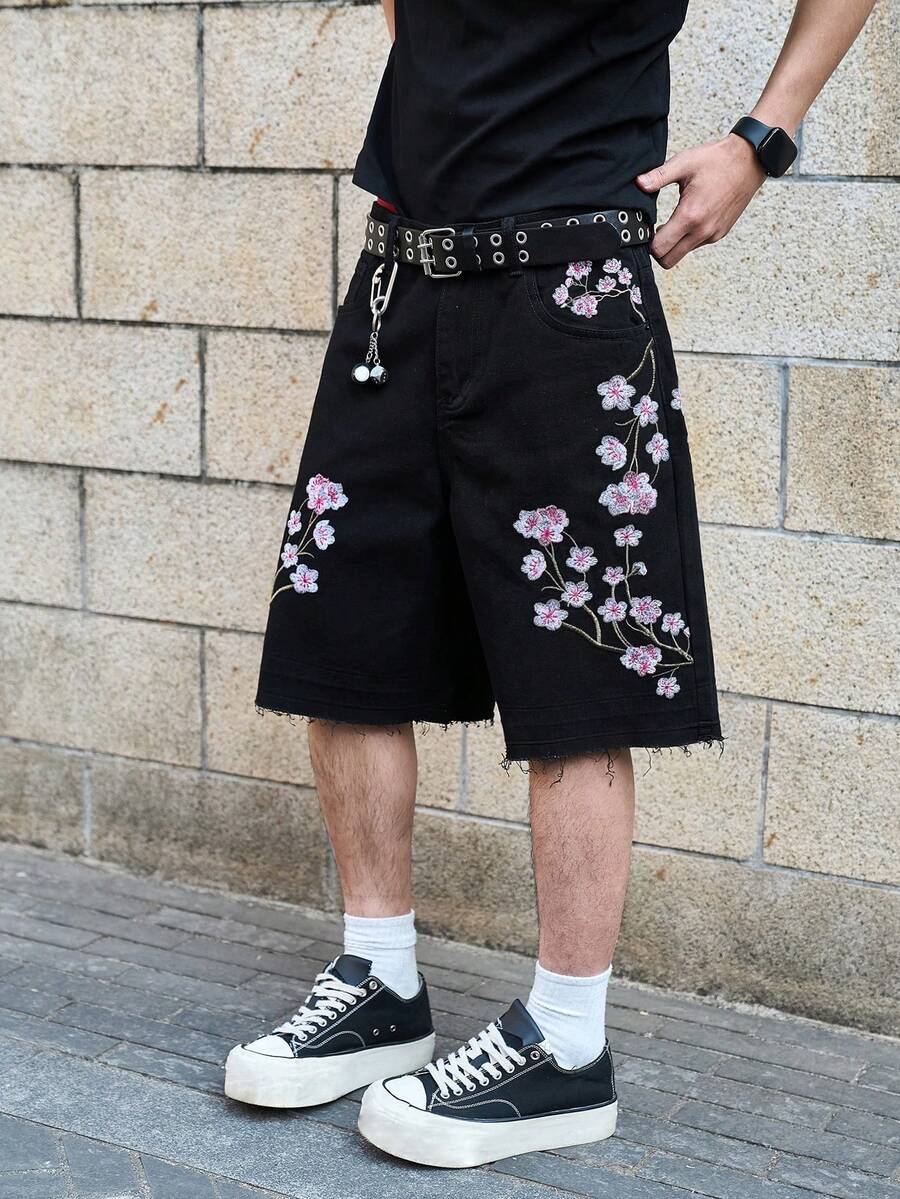 Manfinity EMRG Men's Floral Embroidery Pattern Casual Versatile Daily Wear Wide Leg Denim Shorts - Black - View 1
