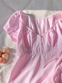 Comfortcana 2026新款夏季服装/夏季上衣/春季女装/冬季服装/节日服装/复活节/派对套装/女士沙滩装/婚礼/母亲毕业礼服/优雅女士衬衫/女士休闲衬衫/女士度假装/女士运动装/女士社交衬衫/奢华/Y2K三件套/女士职业装/乡村音乐会服装/亮片/荷叶边套装/女士印花T恤/55%棉粉色条纹两件套 - 淺粉色 - 查看 3
