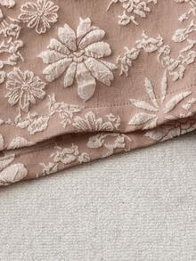 GlowEve CURVE 大码女式高腰花卉提花A字阔腿短裤，前片重叠裙裤款式，显瘦遮盖，休闲度假风 - 卡其色 - 查看 4