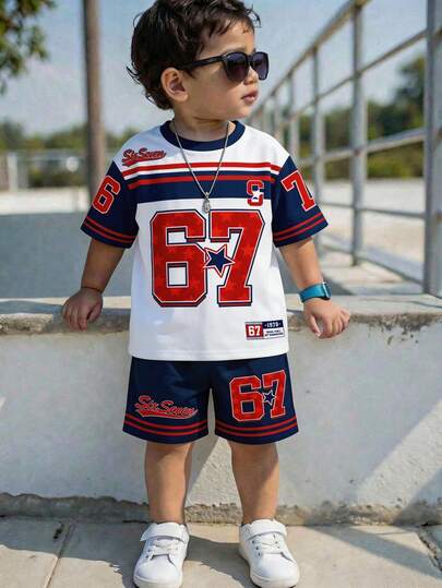 SHEIN Set de 2 piezas de camiseta y pantalones cortos casuales para niño, con estampado gráfico deportivo clásico, texto genial "6", "7", "Seis", "Siete", estampado a rayas clásico, estampado de estrella clásico