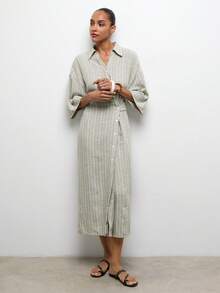 Maija 女士落肩条纹前开襟纽扣休闲中长连衣裙，夏季百搭 - 軍綠色 - 查看 5