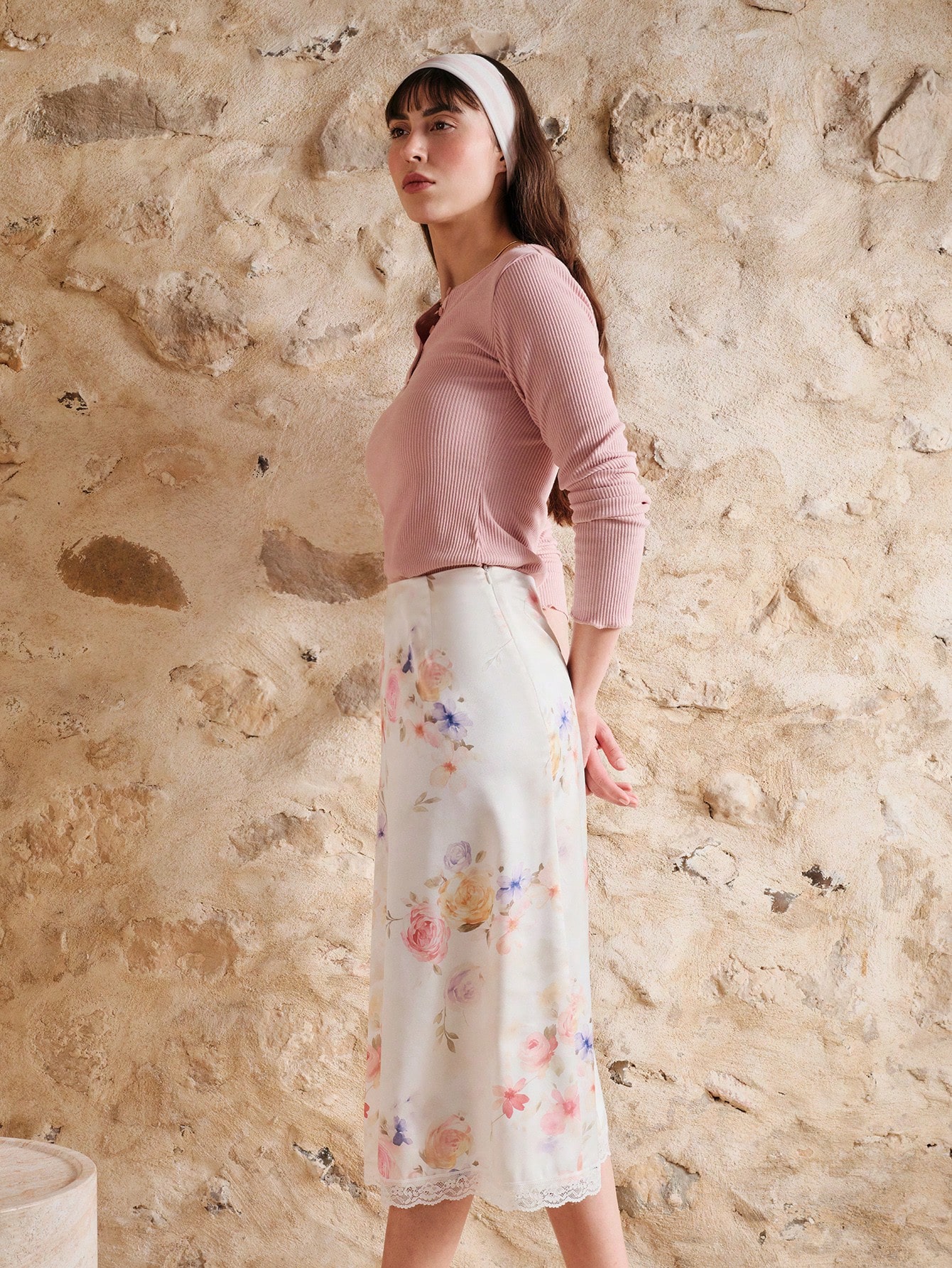 Gonna midi in raso con stampa floreale e orlo in pizzo, stile vintage carino per primavera ed estate