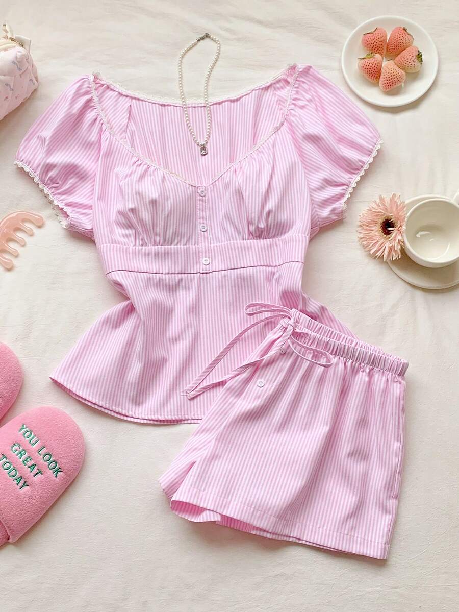 Comfortcana 2026新款夏季服装/夏季上衣/春季女装/冬季服装/节日服装/复活节/派对套装/女士沙滩装/婚礼/母亲毕业礼服/优雅女士衬衫/女士休闲衬衫/女士度假装/女士运动装/女士社交衬衫/奢华/Y2K三件套/女士职业装/乡村音乐会服装/亮片/荷叶边套装/女士印花T恤/55%棉粉色条纹两件套 - 淺粉色 - 查看 1