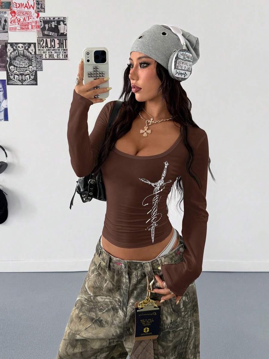 StreetHx 女士收腰修身白色长袖T恤，复古波浪印花，Y2K街头风，秋冬款 - 棕色 - 查看 1