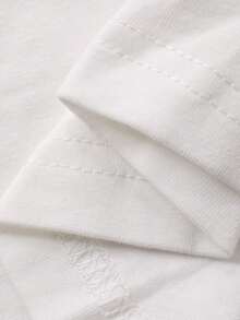 DAZY Camiseta de manga corta de diseño minimalista con giro para mujer, nueva y casual para el verano - Blanco - Ver 6