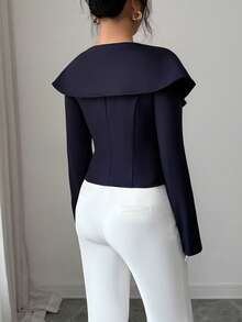 Modelyn Áo sơ mi nữ màu xanh navy, kiểu dáng thường ngày thanh lịch và thoải mái cho mùa xuân hè, phù hợp đi làm, hẹn hò, dự tiệc sinh nhật, công sở, đơn giản và hiện đại, phong cách đô thị. Áo có ve áo lớn, cổ trễ vai, tay dài, thiết kế xẻ tà trước và giữa, dáng ôm. - Màu xanh hải quân - Xem 2