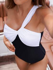 Swim Chiccia New Arrival Spring/Summer Beachside Resort Women Colorblock One-Piece Swimsuit, Sexy & Fashionable - Black and White - View 3