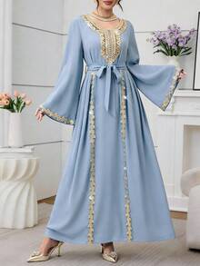 Al Najma Vestido de cóctel de fiesta con cuello bordado, mangas con volantes y estampado floral - Neblina azul - Ver 3