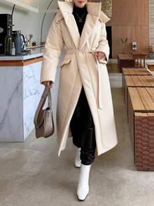 EURMUSE Gegürteter Maxi-Wintermantel, oversized warme gesteppte Jacke mit hohem Kragen und abnehmbarer Kapuze, Must-Have für den Winterstil auf der Straße, kuschelige Statement-Outerwear für kalte Tage, langgeschnittener Schnitt für einen urbanen Look, modischer schneebereiter Mantel für Gen Z Mädchen - Beige - Übersicht 1