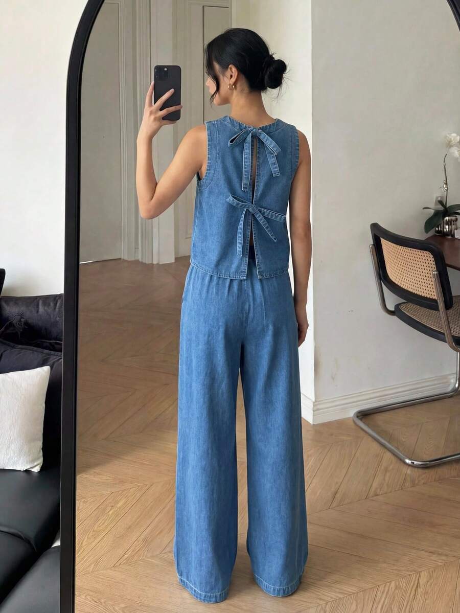 SHEIN Conjunto Casual de Verão Feminino de Duas Peças, Estilo Velho Dinheiro Simples de Linho, Regata com Acabamento em Concha e Conjunto de Calças, Conjunto Casual de Duas Peças com Amarração na Frente para Trabalho, Conjunto Casual de Duas Peças Sólido de Regata e Calça para Férias, Conjuntos Casuais Femininos, Looks de Férias Femininos, Looks de Verão para Férias, Roupas de Primavera para Meninas, Looks para o Dia dos Namorados - Lavagem Média - Visão 1