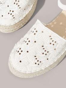 Styleloop Women's Thick Sole Round Toe Ankle Strap Embroidered Casual Beach Holiday Sandals, Bohemian Style - Apricot - View 5