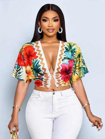 SOLERSUN 女士优雅热带印花褶皱镂空修身金属环扣短袖外出T恤，热带印花露脐短袖V领夏季上衣，适合海滩度假、度假村派对和休闲街头服饰