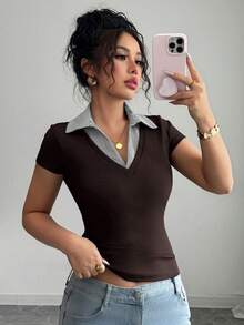 SHEIN Raffinéa Áo polo nữ tay ngắn, thoải mái, thanh lịch, phù hợp cho cả đi làm và đi nghỉ mát, thích hợp cho người trưởng thành, gợi cảm, cổ chữ V, phối sọc, chất liệu 2 trong 1, co giãn tốt, ôm sát, thích hợp cho mùa xuân/hè. Áo polo nữ, áo body nữ, áo kiểu nữ. - Cà phê nâu - Xem 7