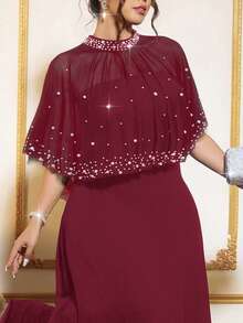 Cravure Bộ 2 món gồm đầm maxi ôm sát cơ thể thanh lịch dành cho nữ cỡ lớn, chất liệu lưới dệt kim, đính ngọc trai và đá quý ngẫu nhiên, kèm khăn choàng. - Màu Đỏ Sâu - Xem 5