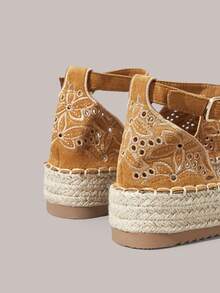 Styleloop 女士厚底圆头踝带刺绣休闲沙滩度假凉鞋，波西米亚风格 - 棕色 - 查看 4