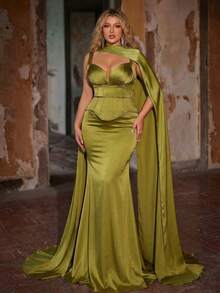 Aureia Vestido plus size elegante e romântico verde-oliva com gola plissada, sem mangas e barra sereia em chiffon, ideal para festas noturnas, encontros, bailes, férias e casamentos. - Verde - Ver 2