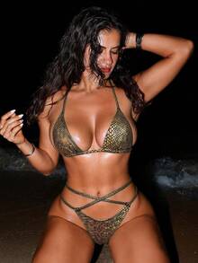 Swim SXY 两件套彩色蛇纹印花金属比基尼套装，迷你三角罩杯上衣搭配低腰交叉绑带丁字裤设计，性感大胆的沙滩派对女装 - 金色 - 查看 4