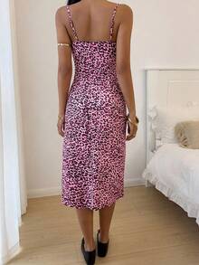 SHEIN EZwear 豹纹开衩中长吊带裙 女士豹纹连衣裙 女士度假连衣裙 性感度假连衣裙 粉色豹纹连衣裙 猎豹纹连衣裙 性感夏日连衣裙 豹纹连衣裙 女士度假连衣裙 女士连衣裙 女士夏日连衣裙 女士夏日穿搭 女士豹纹连衣裙 女士假日连衣裙 - 粉色 - 查看 2