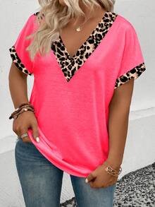 EMERY ROSE 女士春夏休闲V领短袖翻边弧形下摆豹纹印花加大码T恤 - 粉色 - 查看 3
