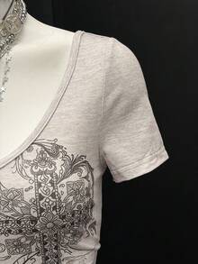 Jeanoix Women's Sexy Y2K Style Tight Graphic Print V-Neck T-Shirt - Grey - View 6