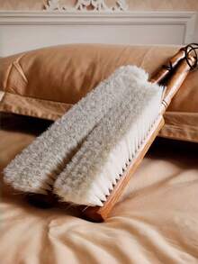 Madebyblanc 1 Chổi phủi bụi bằng sợi tự nhiên mềm mại, có thể tái sử dụng, cán gỗ bền chắc, dùng để vệ sinh đồ đạc trong nhà, ghế sofa, giường, quần áo, dụng cụ lau chùi đa năng trong gia đình. Không kèm dây đeo. - Màu gỗ đàn hương - Xem 8