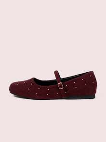 CUCCOO DOLLMOD Zapatos planos de ante burdeos con punta cuadrada, decorados con mini remaches y cinturón - Burdeos - Ver 2