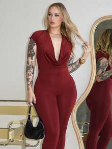 Arliah 性感纯色无袖深V露背连体裤 - 酒紅色 - 查看 6