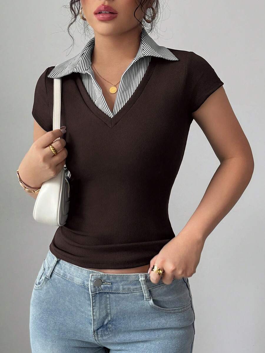 SHEIN Raffinéa Áo polo nữ tay ngắn, thoải mái, thanh lịch, phù hợp cho cả đi làm và đi nghỉ mát, thích hợp cho người trưởng thành, gợi cảm, cổ chữ V, phối sọc, chất liệu 2 trong 1, co giãn tốt, ôm sát, thích hợp cho mùa xuân/hè. Áo polo nữ, áo body nữ, áo kiểu nữ. - Cà phê nâu - Xem 1