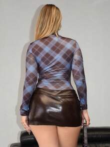 Arliah Body aderente con collo alto, decorato con fibbia in stile vintage a quadri, adatto per look da festa, con atmosfera vintage, versatile per indossare sopra o come strato - Castano - Visualizzare 2
