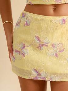 SHEIN BAE 女士亮片花卉刺绣迷你裙 - 淡黃色 - 查看 4