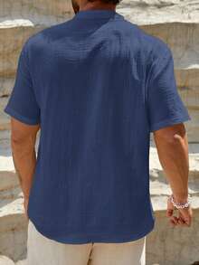 HIMLAND Áo sơ mi nam dáng rộng, màu trơn, cài nửa khuy. - Màu xanh hải quân - Xem 3