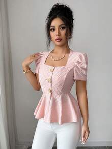 SHEIN Clasi 女款粉色格紋優雅夏季休閒上衣，方領泡泡袖T恤，飾有不對稱紋理與金屬裝飾鈕扣，適合約會之夜 - 粉色 - 查看 5