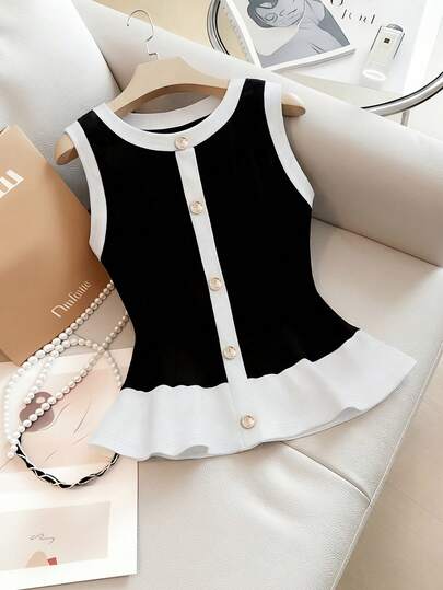 Franclia 黑白衬衫，柔和光泽，修身剪裁，荷叶边下摆。适合复古时尚风格，可用于圣诞节、派对和其他场合。搭配珍珠项链，更显精致优雅。