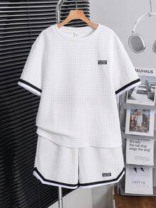 SHEIN 青少年男童休闲宽松舒适叠层格纹面料撞色滚边装饰短袖上衣和短裤套装，适合日常穿着、上学、外出、户外运动、春夏穿着。 - 白色 - 查看 5