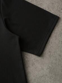 Manfinity Roghcode Camiseta casual holgada de cuello redondo con estampado de eslogan para hombre - Negro - Ver 7
