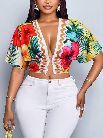 SOLERSUN Women's Elegant Tropical Print Pleated Hollow Out Slim-Fit Metal Ring Buckle Niche Design Short Sleeve Going Out T-Shirt,Tropical Print Cropped,Short Sleeve V-Neck Summer Top For Beach Vacations, Resort Parties & Casual Streetwear