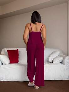 Napfluff CURVE Napfluff CURVE 大码蕾丝拼接吊带背心和阔腿裤套装，针织休闲家居服两件套 - 酒紅色 - 查看 2