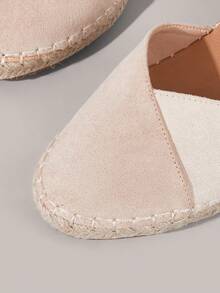 Styleloop Women's Thick Sole Hemp Rope Fashion Vacation Round Toe Buckle Shoes - Apricot - View 4