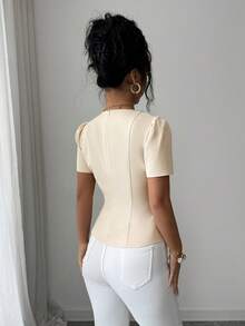 Elenzga Blusa elegante de mulher para uso diário, casual e de férias, com gola quadrada e decoração de pérolas, cintura marcada, blusa de manga curta versátil e sofisticada na cor damasco para a primavera e o verão - Vinho - Visão 2