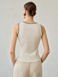 MOTF PREMIUM Atasan Tank Top Wanita Musim Panas Putih dengan Motif Rib Kontras, Elegan dan Serbaguna - Putih - View 3