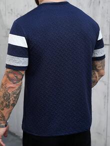 Manfinity Homme 男士条纹纽扣设计休闲短袖T恤，日常必备单品 - 藏蓝色 - 查看 2