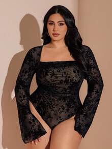 SHEIN BAE Áo liền thân cỡ lớn thanh lịch cổ vuông buộc dây dành cho nữ, Áo liền thân cỡ lớn màu đen in họa tiết hoa nhung cho mùa xuân, thu và đông; Cổ vuông; Tay dài loe; Thích hợp để mặc ngoài các áo liền thân khác; Thanh lịch, gợi cảm và ngọt ngào; Hoàn hảo cho các buổi hẹn hò, kỳ nghỉ hoặc đi làm. - màu đen - Xem 5
