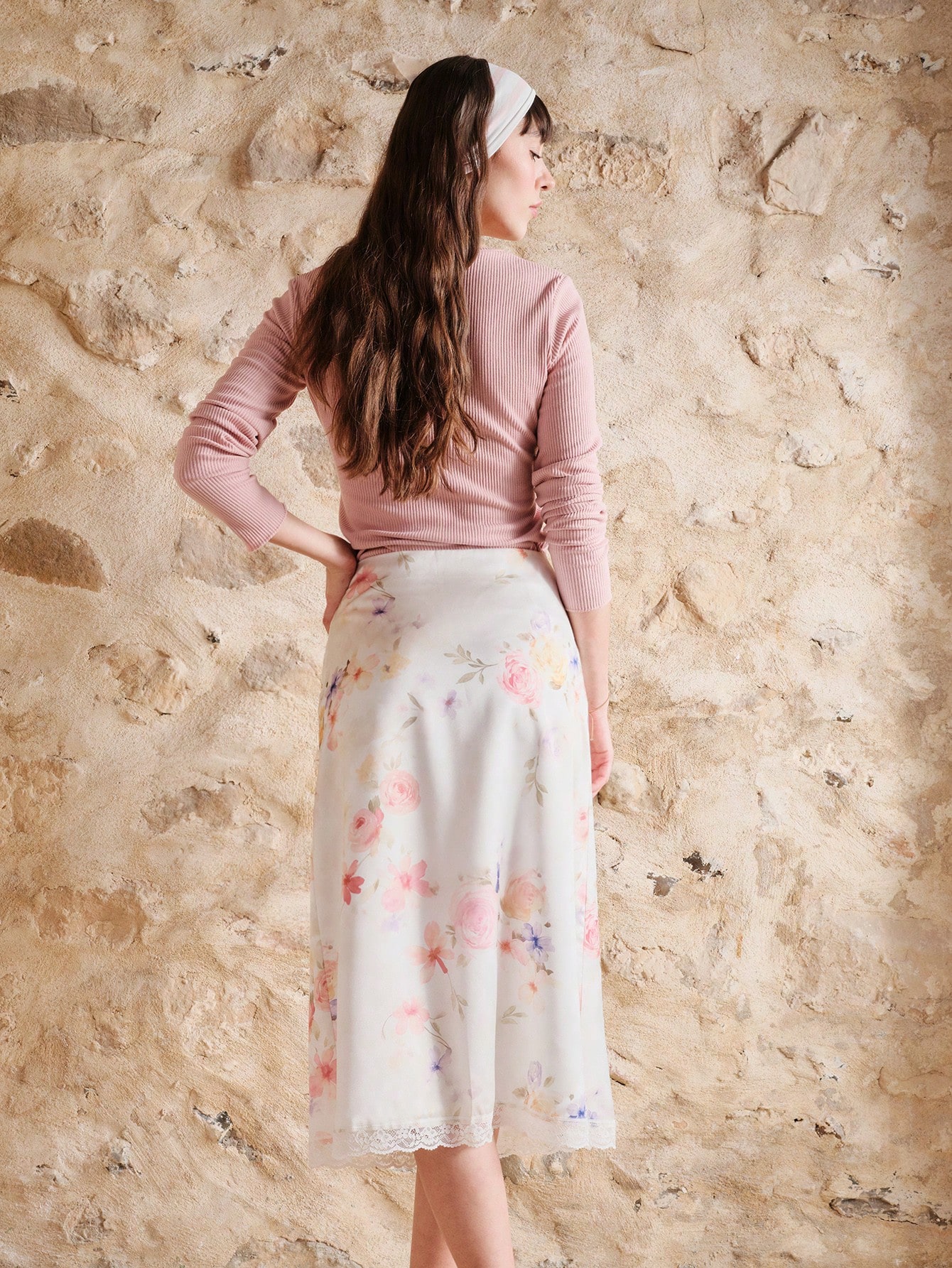 Gonna midi in raso con stampa floreale e orlo in pizzo, stile vintage carino per primavera ed estate