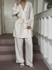 Livesso 极简纯色睡袍睡衣套装，侘寂风格女士家居服 - 白色 - 查看 3