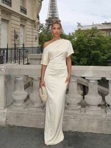 Lumalex 优雅象牙色二合一长款连衣裙,采用不对称单肩领口设计,垂褶短袖,塑形收腰,缝线清晰的紧身胸衣,光滑缎面面料,修身直筒长款连衣裙,完美适用于夏季、春假旅行、邮轮旅行、海滩周末、度假、派对、约会之夜、婚礼、舞会、宴会、生日、嘉年华、节日和其他假日活动。这款连衣裙展现了浪漫的情人节氛围、新潮少女的魅力、波西米亚休闲风、低调奢华、商务时尚以及轻松度假的优雅气质。荷叶边下摆修身长袖连衣裙:层次丰富,点缀闪亮元素,是参加奢华舞会、招待会、宴会、婚礼、锐舞派对、节日庆典、假日聚会和户外晚间活动的理想之选——无论何时您需要打造精致而又引人注目的派对造型,它都是您的完美之选。 - 杏色 - 查看 5