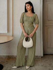 Modelyn Set de 2 piezas de camisa de manga corta y pantalones de unicolor con diseño de botones para mujeres - Verde - Ver 1