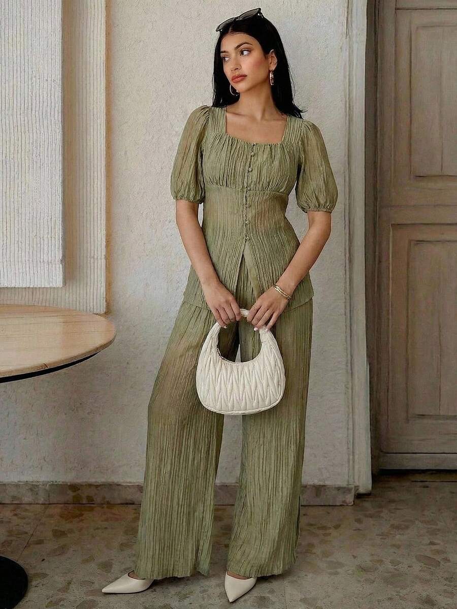 Modelyn Set de 2 piezas de camisa de manga corta y pantalones de unicolor con diseño de botones para mujeres - Verde - Ver 1