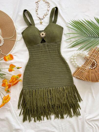 Soleia 度假风V领无袖连衣裙，金属装饰，针织面料，流苏下摆，迷你裙长