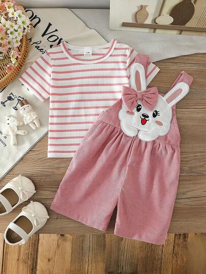女婴夏季粉白可爱兔子装饰背带裤搭配条纹短袖上衣套装，宽松舒适，适合日常外出、休闲旅行、家庭聚会、母子互动、母亲节穿着