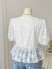 SHEIN EZwear 大码休闲度假衬衫，3D镂空蝴蝶结领，A字廓形，春夏款 - 白色 - 查看 3